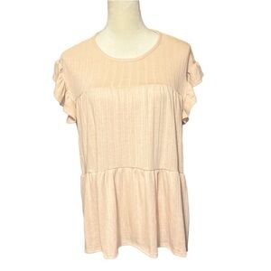 Women’s light peach ruffle sleeve tiered boutique top size Medium NWOT